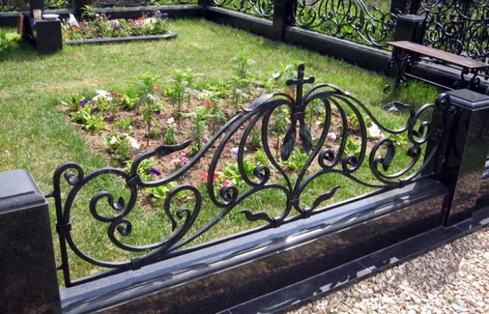 Grave10